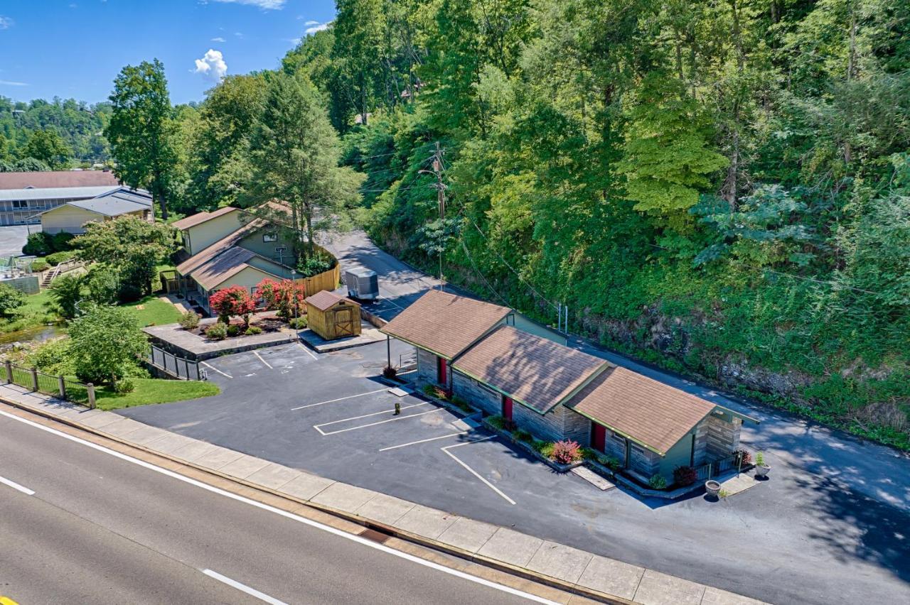 Newly Remodeled Motel In Gatlinburg! Exterior photo