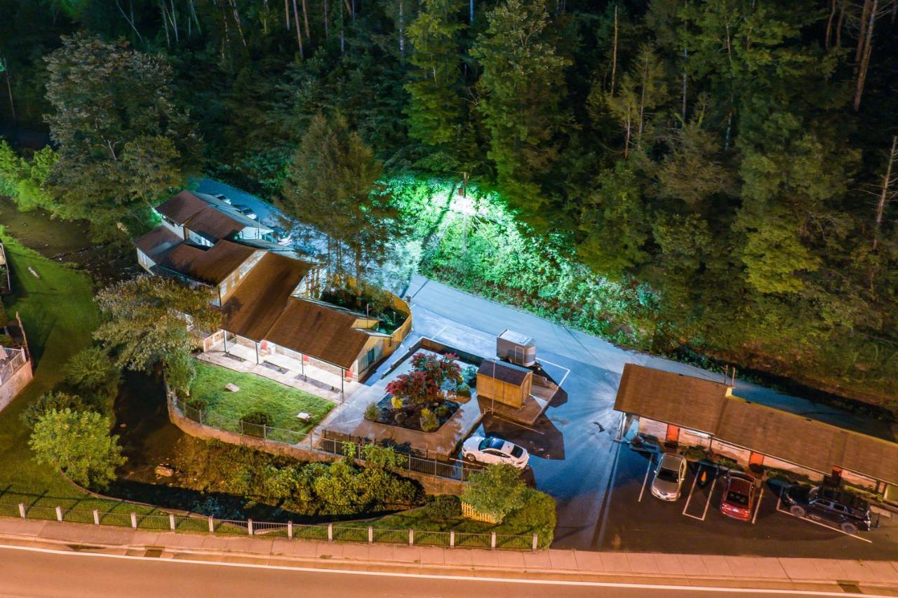 Newly Remodeled Motel In Gatlinburg! Exterior photo