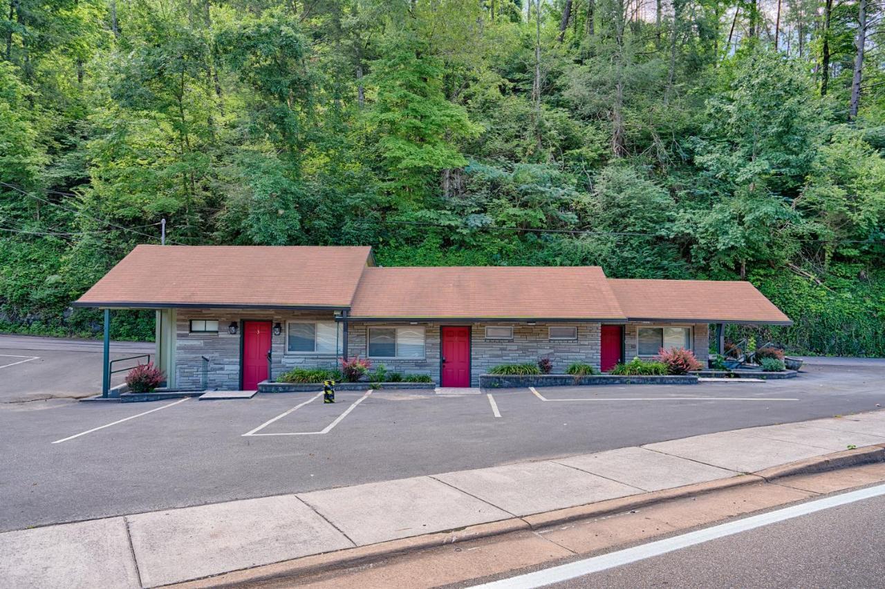 Newly Remodeled Motel In Gatlinburg! Exterior photo
